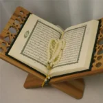 AT43-Wooden Quran Holder Elegant Design With Hollow Out Flower For Desk Organization Storage Space - Image 3
